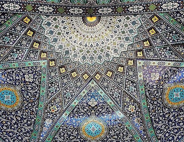 10. Şiraz'daki Shahe-Cheragh Camii