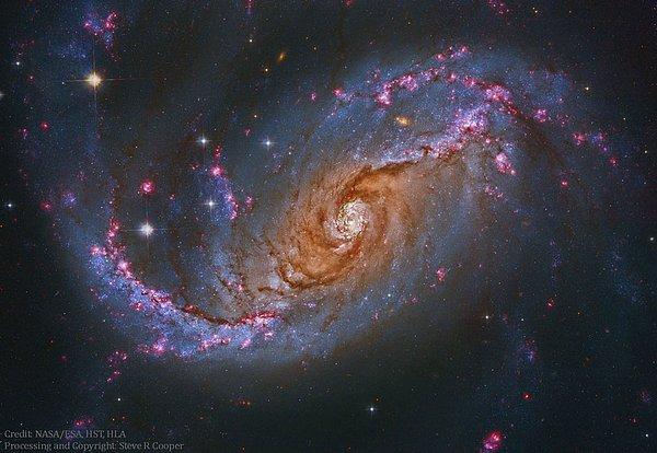 13. NGC 1672: Hubble'ın Görüntülediği Çubuksu Sarmal Gök Ada