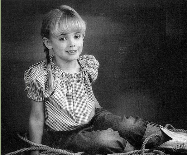 7. Сначала подозрения пали на родителей девочки. Им пришлось нанять адвокатов, чтобы отстоять свою невиновность.