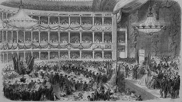 22. Tiyatro ve operaya da çok düşkündü: Yıldız Saray Tiyatrosu’nda operet temsilleri yanında tiyatro oyunları da sahnelenirdi. Friedrich Schiller’in “Haydutlar” oyununu çok beğenirdi.