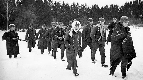 1. "Разгром немецких войск под Москвой" (1942). Документальный фильм Леонида Варламова и Ильи Копалина.