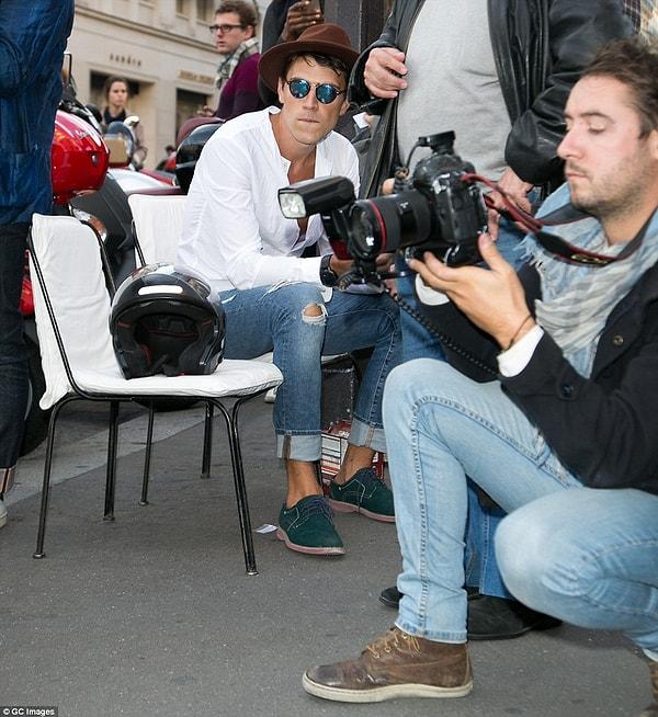 En azından biz dersini aldığını düşünmüştük ancak aynı adam Paris'te Kim Kardashian'ın gelmesini bekleyen kalabalığın arasındaydı.