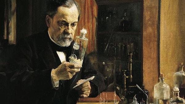 20. Kuduz hastanesi yaptırmış, kuduz aşısını ülkeye getirtmiş ve ünlü bilim insanı Louis Pasteur'e nişan vermiştir.