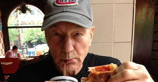 14. Patrick Stewart, ilk kez 72 yaşında bir dilim pizza yemiş.
