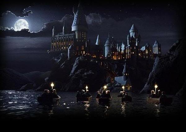 13. Hogwarts Cadılık ve Büyücülük Okulu