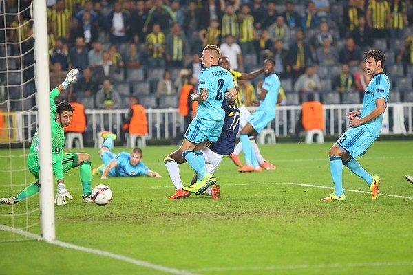 GOL! (18') Emenike | Fenerbahçe 1-0 Feyenoord