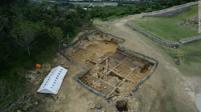 Japonya'da Bir Kalenin Altında Roma ve Osmanlı Sikkeleri Bulundu