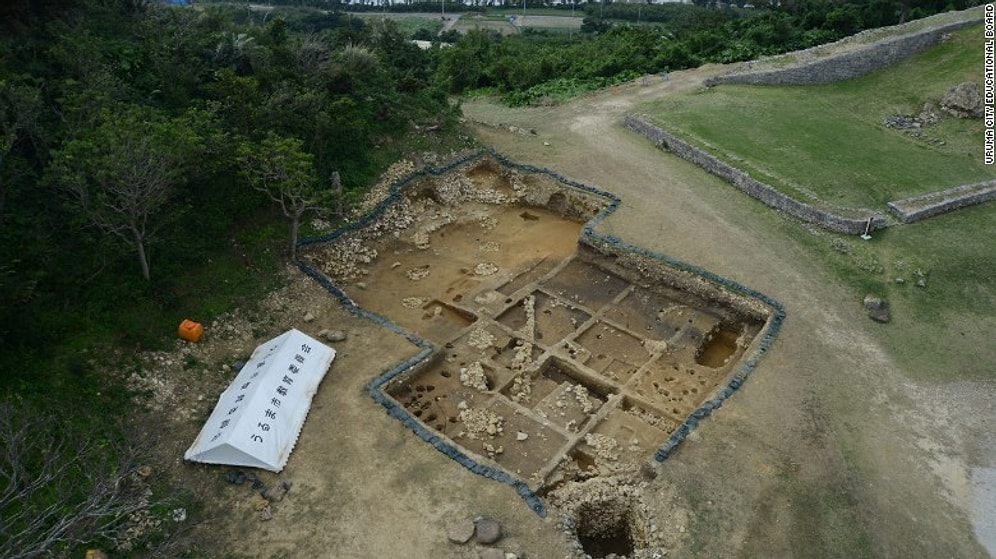 Japonya'da Bir Kalenin Altında Roma ve Osmanlı Sikkeleri Bulundu