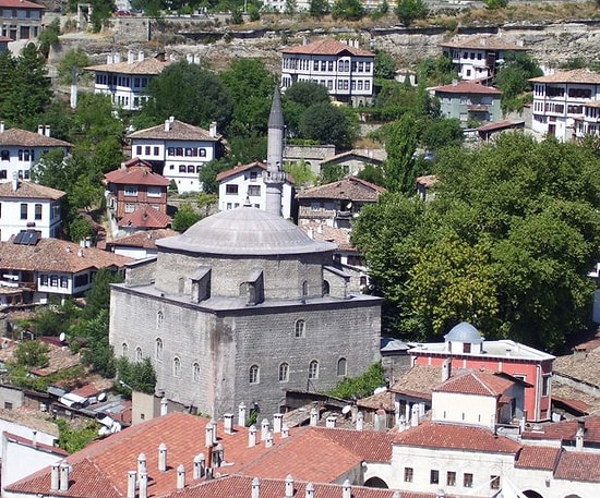 Memleketimden İnsan Manzaraları: Camiyi Kapatıp Yıllık İzine Giden İmam