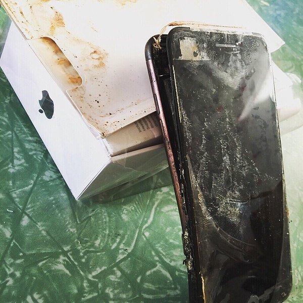 Reddit kullanıcılarından biri iPhone 7'sinin patladığını iddia etti.💥