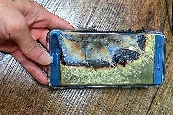 Samsung Note 7'ler bataryalarındaki patlamalarla gündeme geldi.💥💥💥