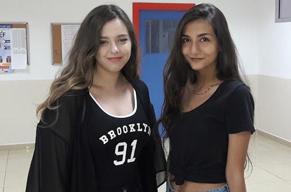 Bu başarı zincirinin en son halkası da 15 yaşında iki Türk kızı: İlayda Sırbaş ve Ezgi Tezer.