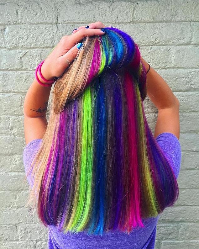 Then this is the thing for you. "Hidden Rainbow Hair" not only adorns your hair with vivid colors but also help you conceal them.