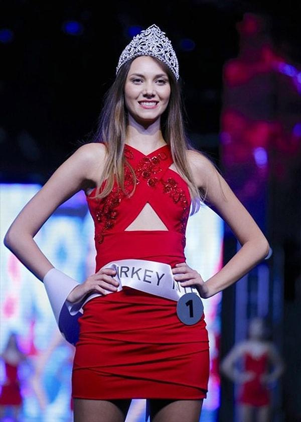 Çağla, bu seneki Miss Turkey yarışmasında birçok rakibini geride bırakarak 4. seçildi.