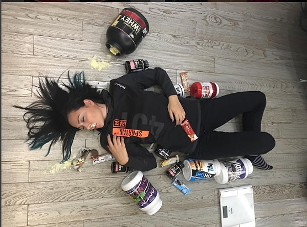 3. Где находится сейчас отец актрисы, также неизвестно, Григорий утверждает, что тот спился