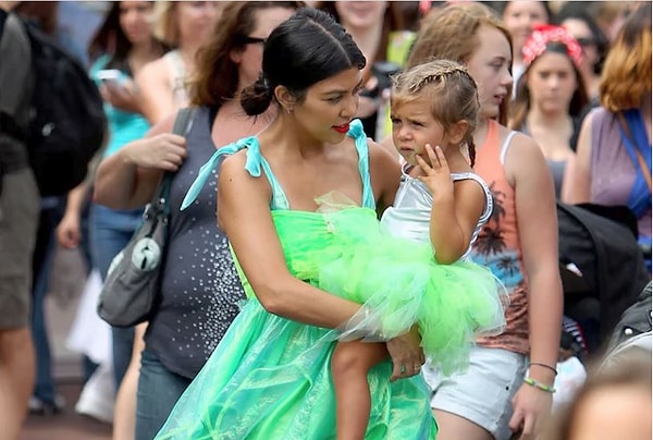 9. Кортни Кардашьян и Пенелопа Дисик разделяют увлечение Диснеем. Они обе даже нарядились, как фея Динь-Динь!