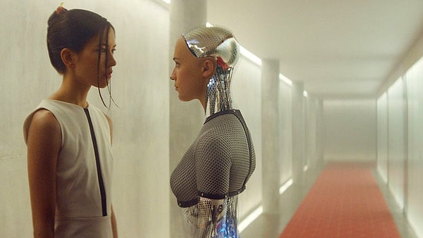 27. Robotlar ile İnsanlar Arasında Gelecekte Yoğun Duygusal İlişkiler Yaşanabilir mi?