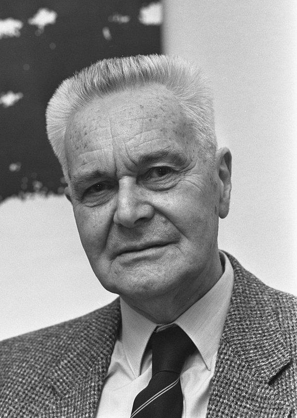 11. İlk Nobel Ekonomi Ödülü, 1969'da Jan Tinbergen ve Ragnar Frisch'e "ekonomik süreçlerin analizi için, dinamik modeller geliştirip uyguladıkları" gerekçesiyle verildi.