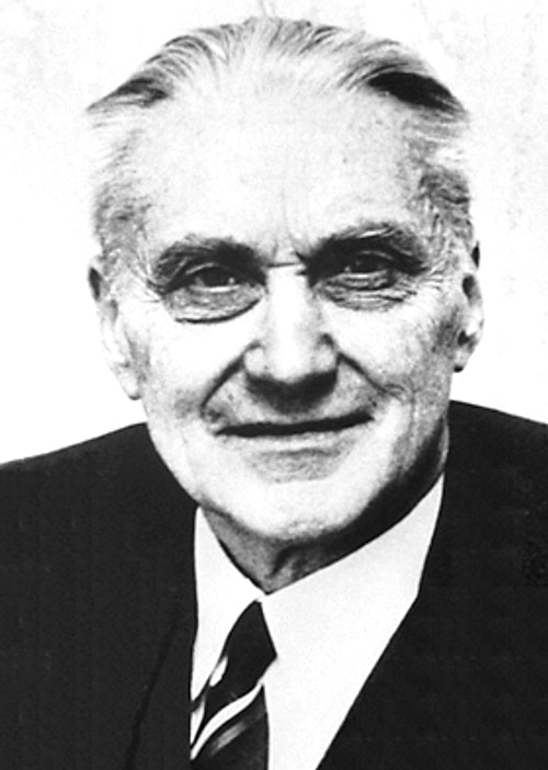 İlk Nobel Ekonomi Ödülü, 1969'da Jan Tinbergen ve Ragnar Frisch'e "ekonomik süreçlerin analizi için, dinamik modeller geliştirip uyguladıkları" gerekçesiyle verildi.