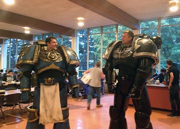 19. Учителя приоделись на Хэллоуин