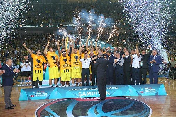 Fenerbahçe, 6. kez kupayı müzesine götürdü