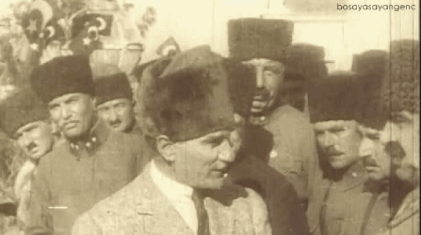 13. Hangisi Atatürk'ün bütünleyici ilkelerindendir?