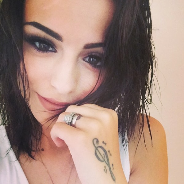 4. Шер Ллойд с очаровательным боб-каре