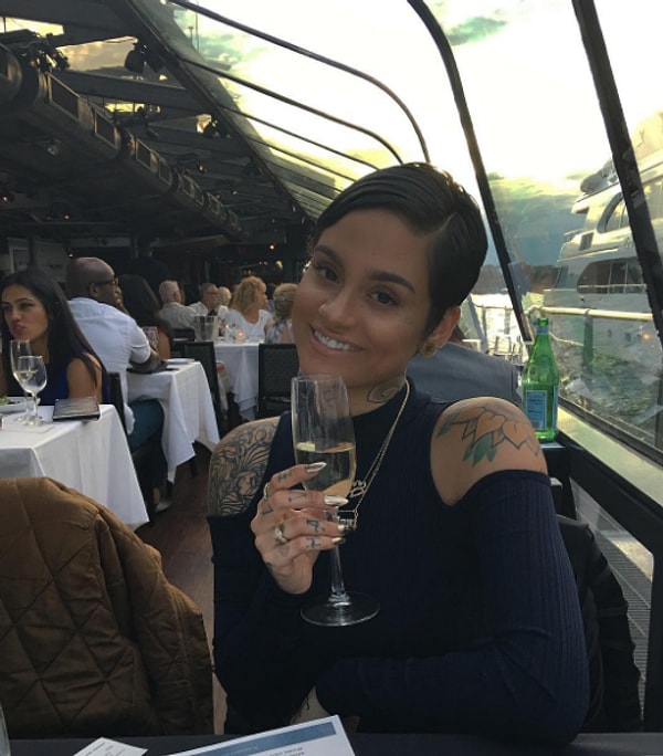 13. R&B-певица Кейлани Пэрриш с короткой стрижкой