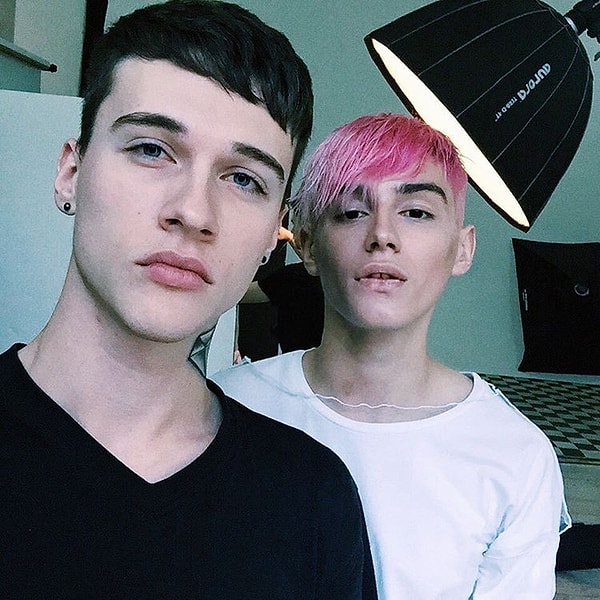 5. Ребята уже некоторое время живут вместе в съемной квартире.