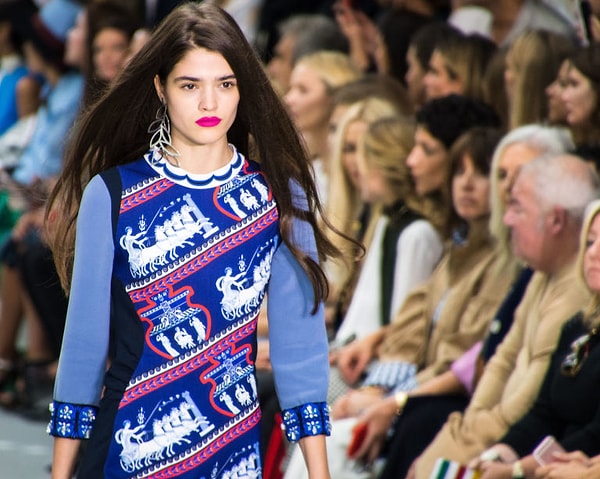 2. Оказалось, что одна сережка вновь актуальна.