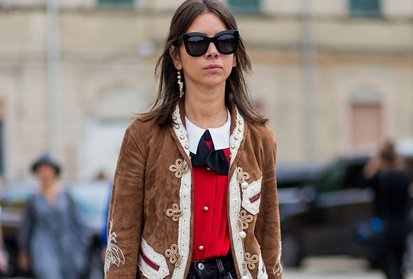 6. Тогда девушки еще долго не хотели с ним расставаться.