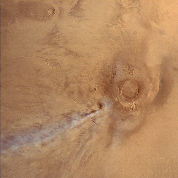 13. Arsia Mons ve Bulutlar