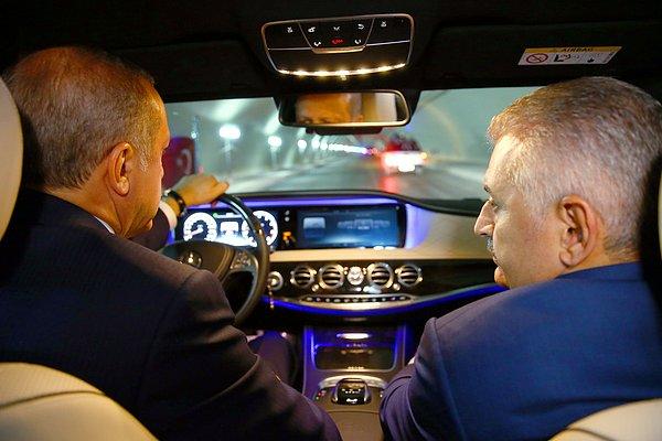 Erdoğan'ın yanına Başbakan Binali Yıldırım, arka koltuğa da Ulaştırma, Denizcilik ve Haberleşme Bakanı Ahmet Arslan bindi