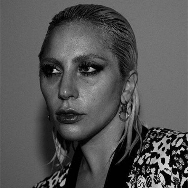 7. Ve medya dünyasının sansasyonel ismi Lady Gaga'nın V dergisi çekimlerindeki kusursuz güzelliği 😇