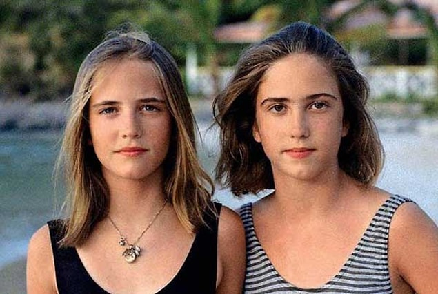 17. Eva & Joy Green
