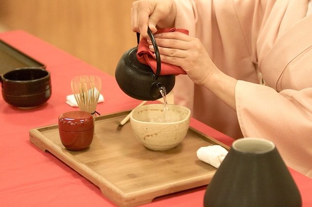 2. Çay seremonisi kurucusu yani çayı sanat haline getiren kişi Sen no Rikyu olarak bilinir.
