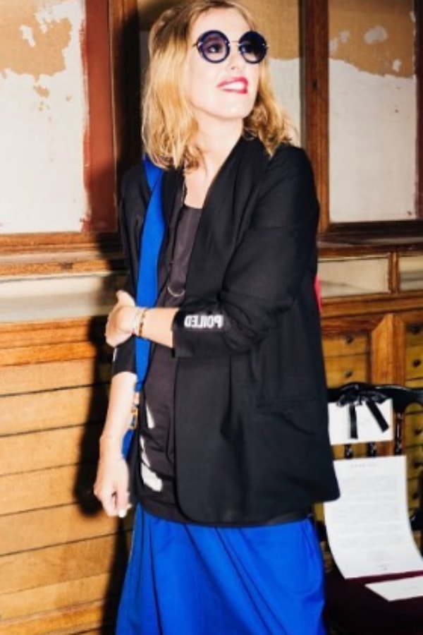 6. Еще один экстравагантный образ с недели моды