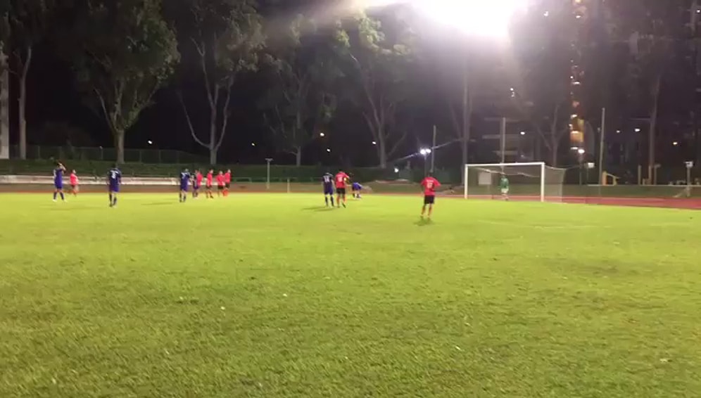 Gol Vuruşunu Gol Sevinciyle Birleştiren Akrobatik Futbolcu