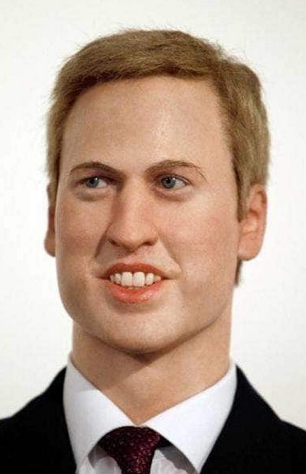 И это принц Уильям? Ну, спасибо, что хоть добавили ему шевелюры.