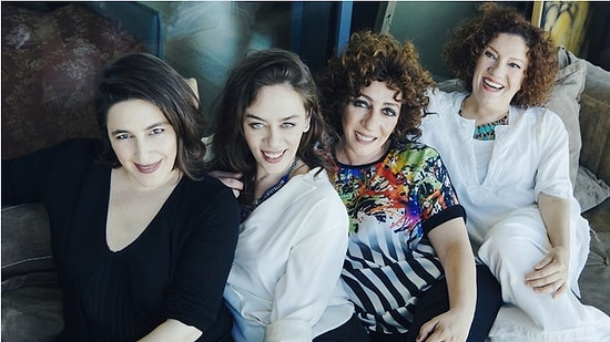 Sezonun Merak Uyandıran ve Mutlaka İzlemeniz Gereken 10 Tiyatro Oyunu