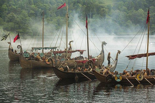 20. Pusulanın icadından önce, Vikingler okyanusta yönlerini kuş, balina, gök cisimleri, terane ve tekerlemeleri kullanarak buluyorlardı.