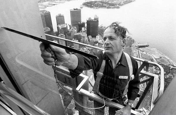 11. Мойщик окон небоскребов