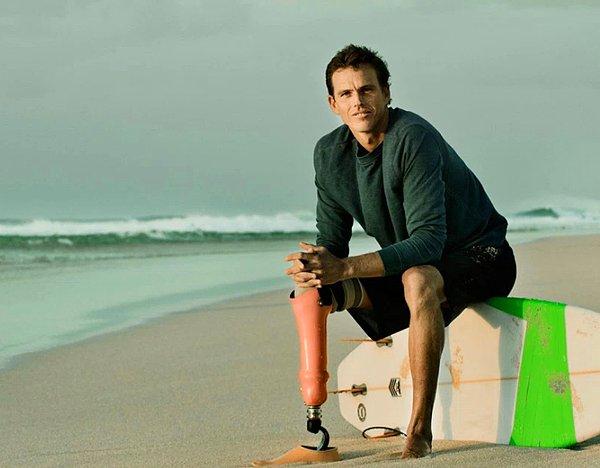 3. Mike Coots küçük yaşlarından beri sörf sporuyla uğraşıyor.