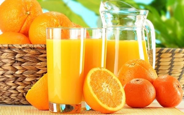 37. Portakalları yetiştirip sadece bir bardak portakal suyu yapmak için 50 bardak su harcanır.