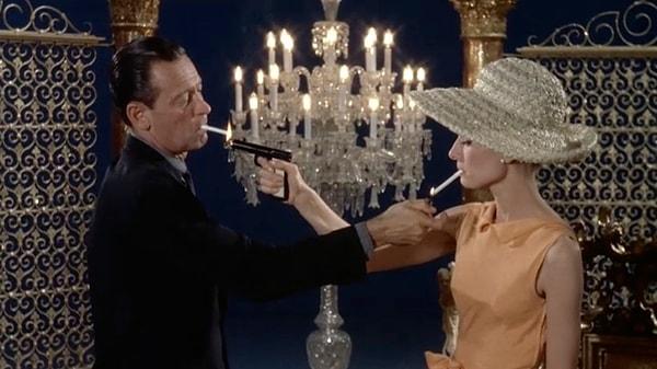 10. Paris When It Sizzles (1964) Paris’te Aşk Başkadır
