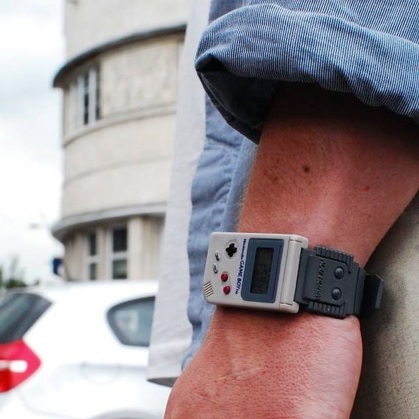 13. Часы Game Boy