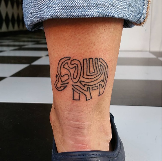 15. A unique technique and a unique elephant