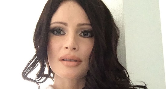 Дана Борисова шокировала поклонников, перекрасившись в брюнетку