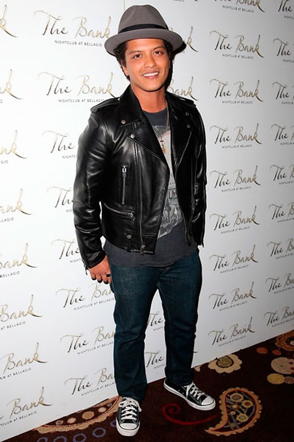 4. Бруно Марс 165 см