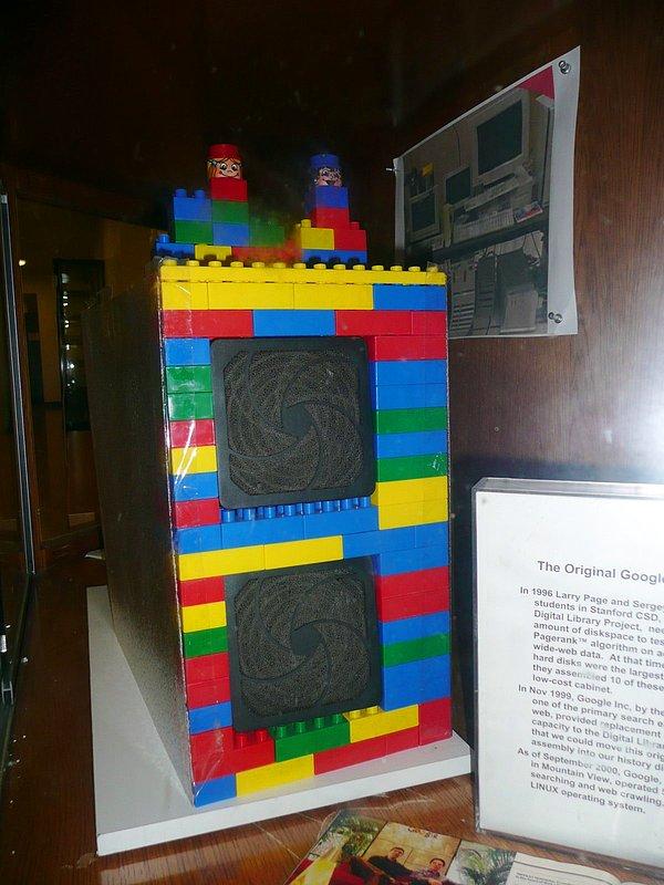 3. İlk Google sunucusu Lego'lardan oluşan bu kasanın içerisine yapıldı.